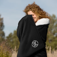 Enfte knows when It’s time to mint your next NFT! This Enfte embroidered premium sherpa blanket has sheeny fleece fabric on one side and super-soft sherpa fabric on the other that’ll keep you warm and snug. The sherpa blanket’s plush look makes it a great home accessory as well as the perfect travel buddy.